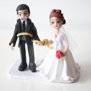 muñecos bodas, muñeco de porcelanicron, accesorios novias, lenceria para novias, sandalias personalizadas para novias.